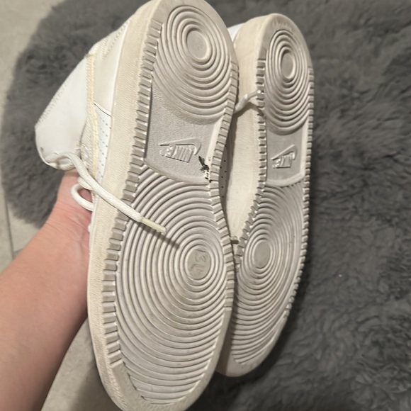 Nike Air Force One - Picture 2 of 3